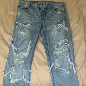 American Eagle Distressed Tomgirl Jeans